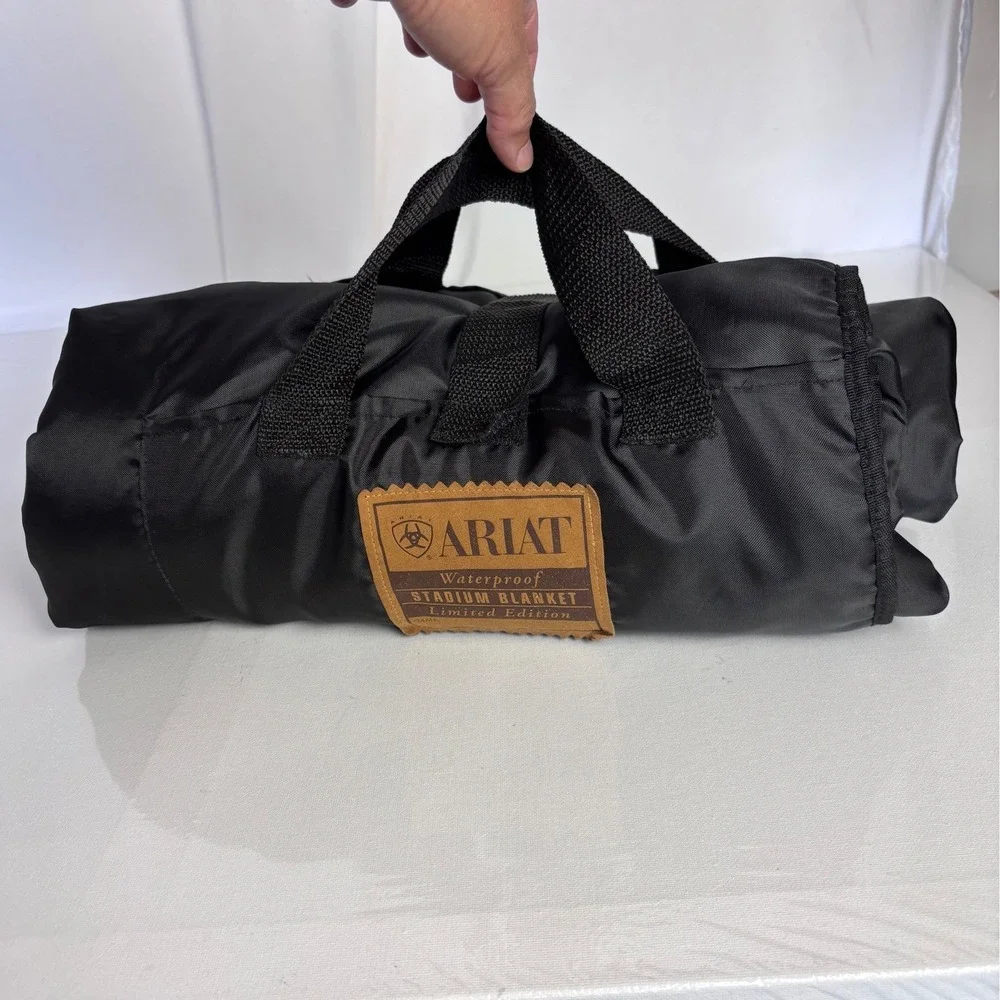 Ariat Waterproof Stadium Blanket Limited Edition Black Fleece Outdoor 50x60